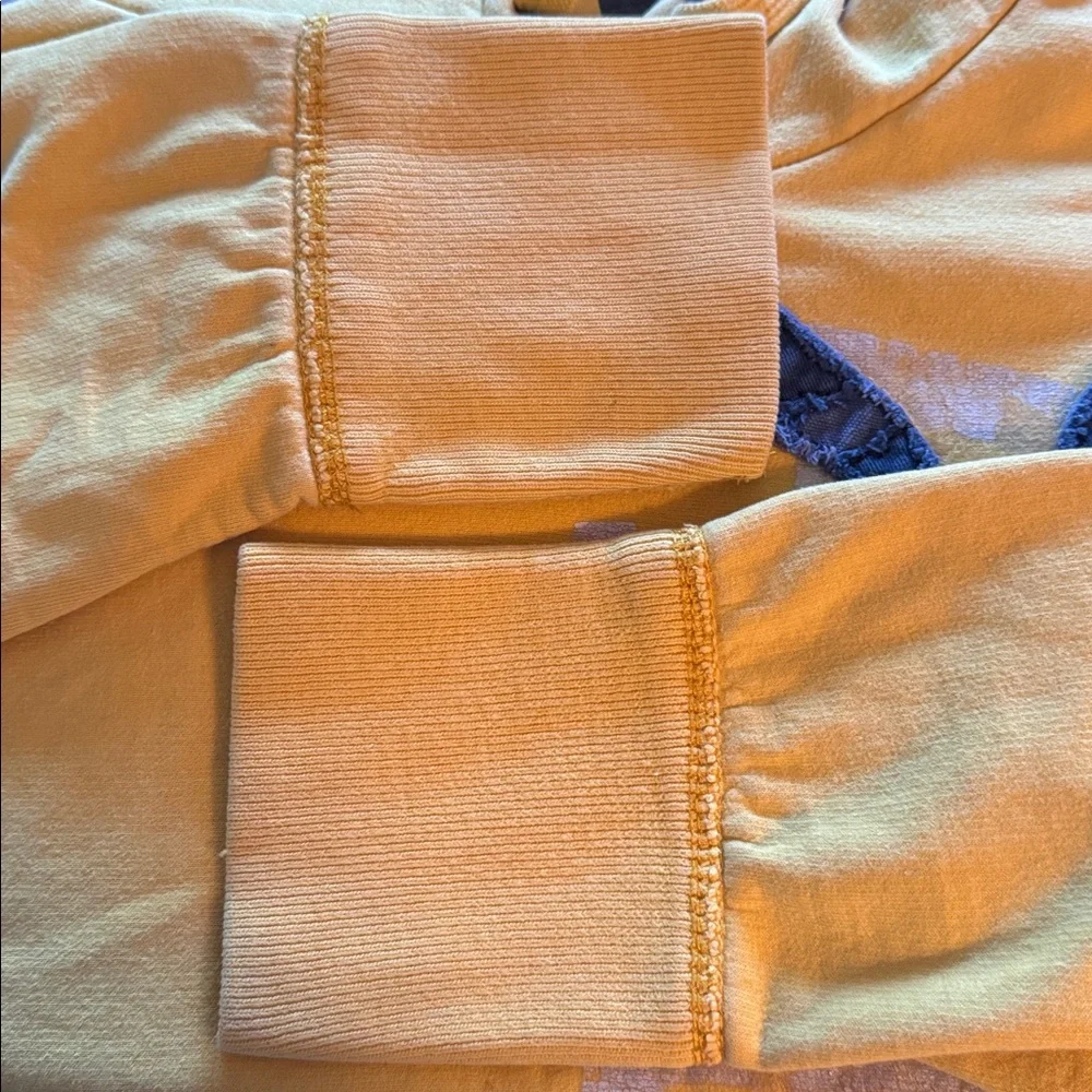American Eagle Outfitters Classic Fit distressed yellow hoodie sweatshirt‎ S